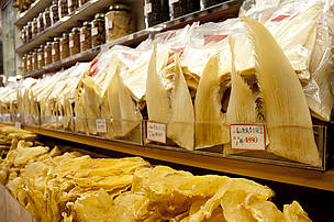 Shark Fins sold in Hong Kong / &copy;: Ben Halford